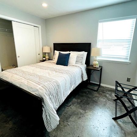 Evie'S Campus-Close 2 Bedroom Luxury Oklahoma City Eksteriør billede