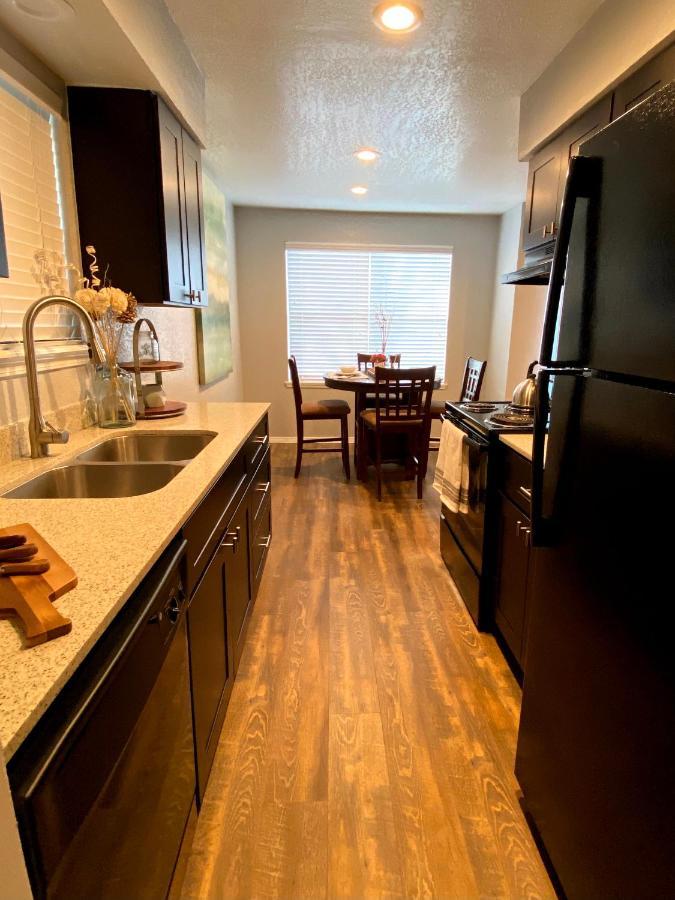 Evie'S Campus-Close 2 Bedroom Luxury Oklahoma City Eksteriør billede