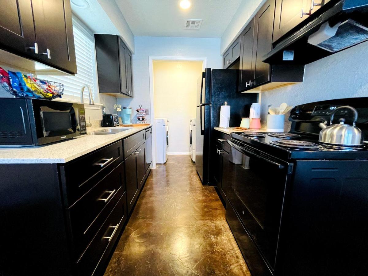 Evie'S Campus-Close 2 Bedroom Luxury Oklahoma City Eksteriør billede
