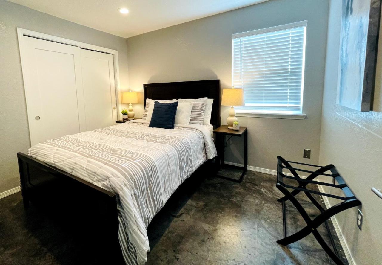 Evie'S Campus-Close 2 Bedroom Luxury Oklahoma City Eksteriør billede