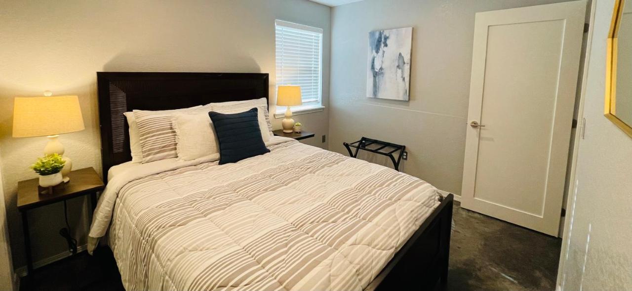 Evie'S Campus-Close 2 Bedroom Luxury Oklahoma City Eksteriør billede