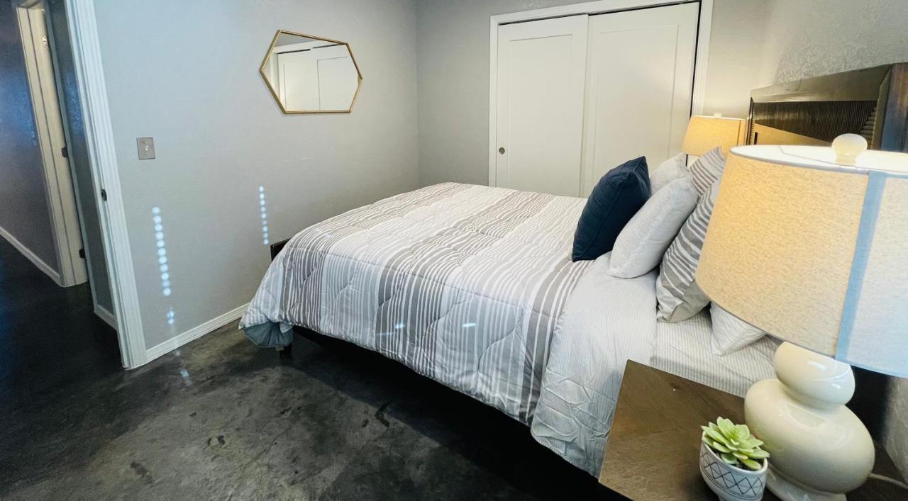 Evie'S Campus-Close 2 Bedroom Luxury Oklahoma City Eksteriør billede